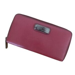 MARC BY MARC JACOBS Women's Brick Red Leather Wallet Zip Around